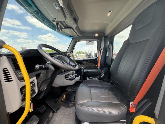 2027 Peterbilt 567 - image 16