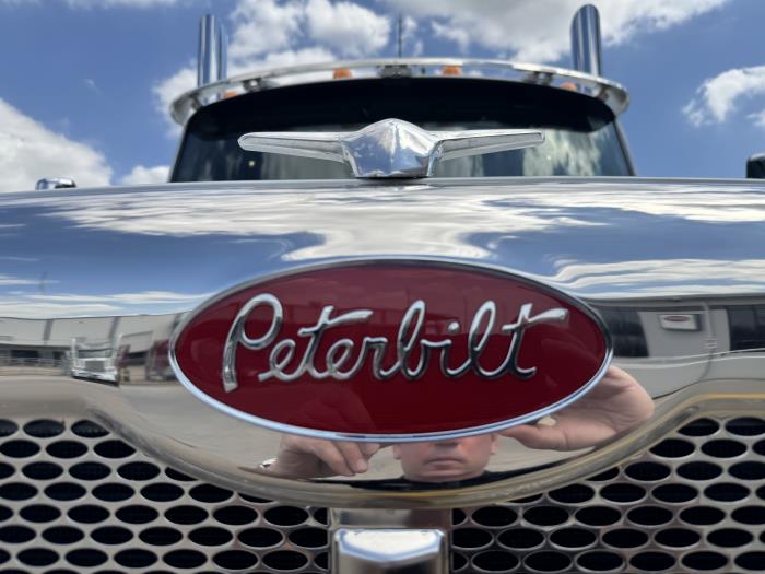 2027 Peterbilt 567-10