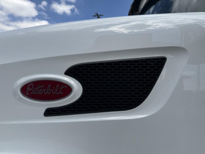 2027 Peterbilt 567-11