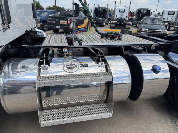 2027 Peterbilt 567-13