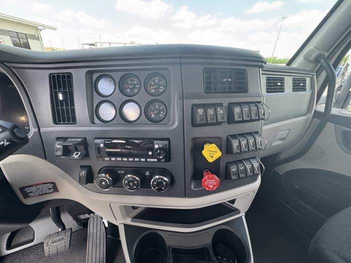 2027 Peterbilt 567-18