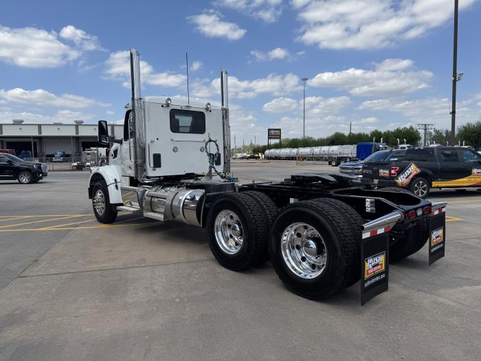 2027 Peterbilt 567-3