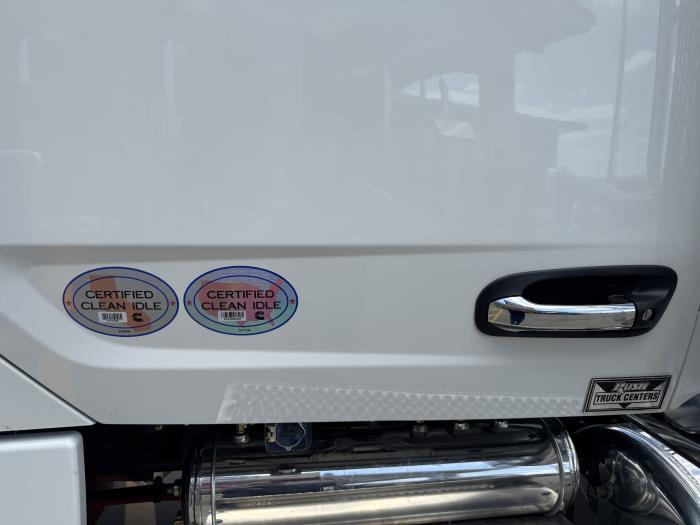 2027 Peterbilt 567-12