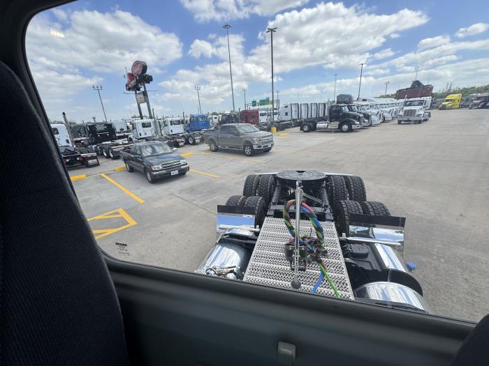 2027 Peterbilt 567-23