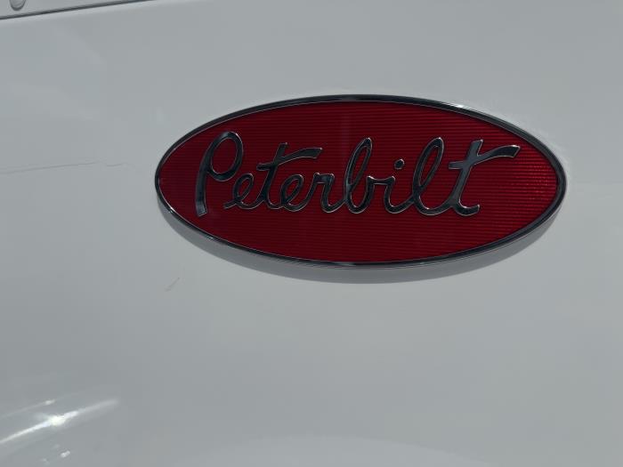 2027 Peterbilt - image 11