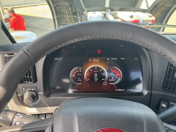 2027 Peterbilt - image 15