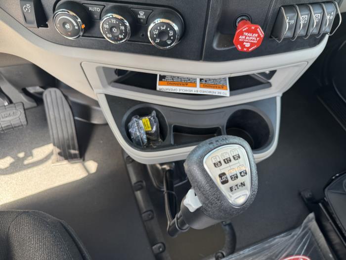 2027 Peterbilt - image 17