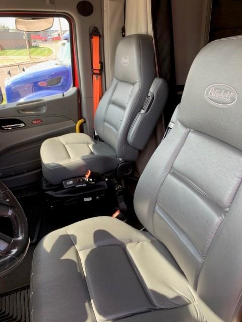 2020 Peterbilt 579-7