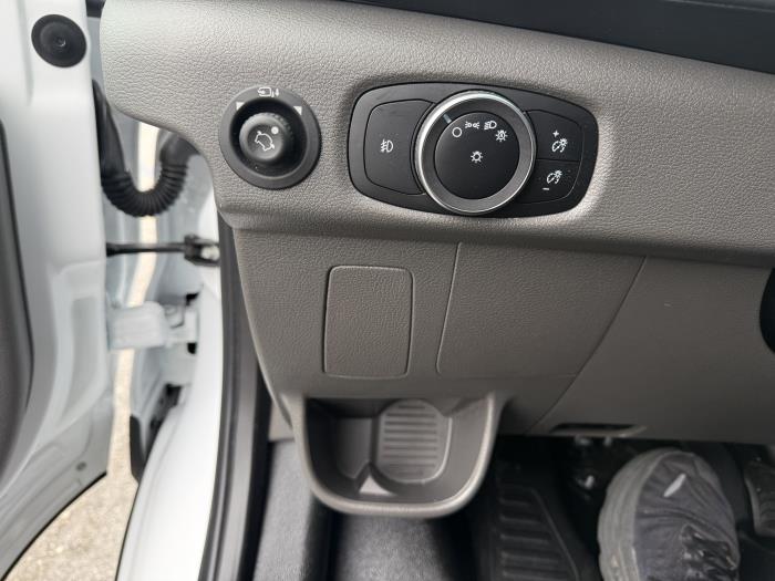 2026 Ford Transit 350 HD-28