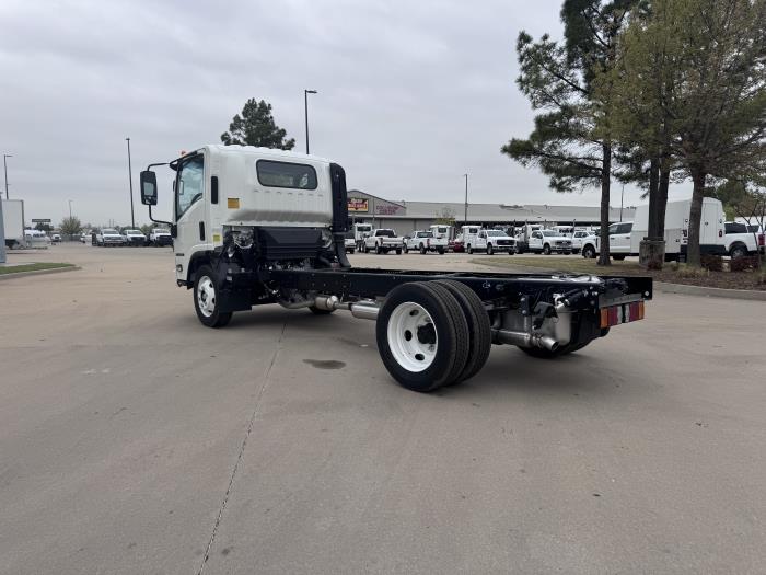 2025 Isuzu NRR - image 3