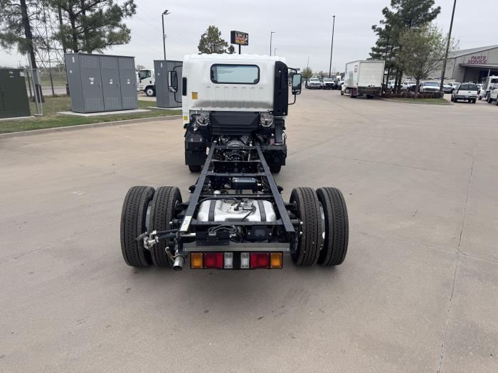 2025 Isuzu NRR - image 8