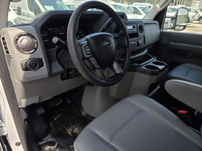 2027 Ford E-450-15