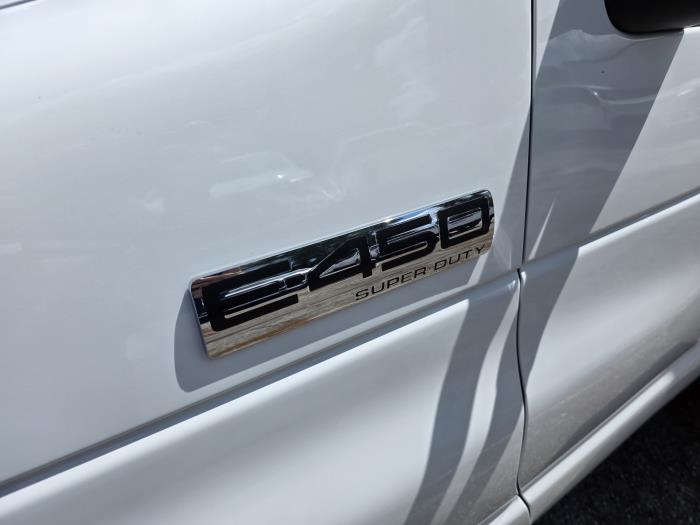 2027 Ford E-450-16