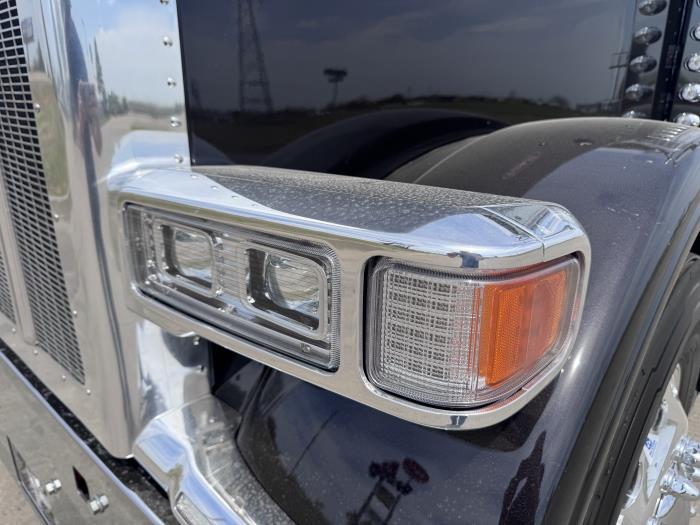 2027 Peterbilt - image 11