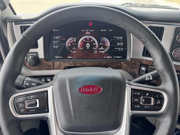 2027 Peterbilt - image 18