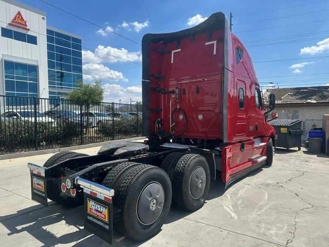 2022 Freightliner Cascadia-1