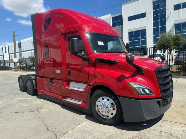 2022 Freightliner Cascadia-2