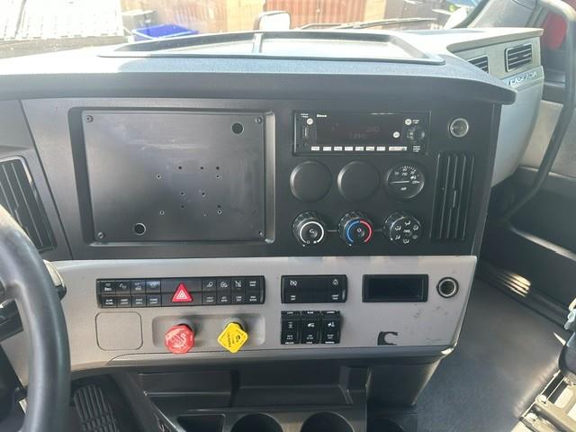 2022 Freightliner Cascadia-10