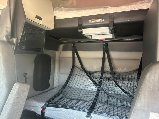 2022 Freightliner Cascadia-11