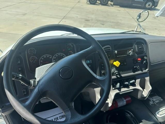 2020 Freightliner Business Class M2 106-1