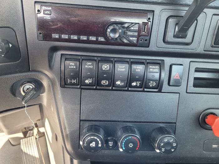 2020 International LT625-16