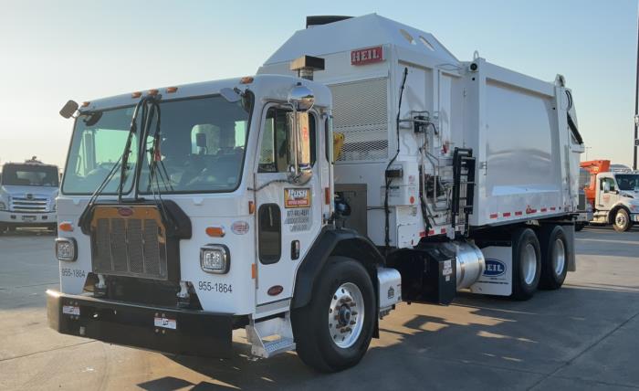 2025 Peterbilt 520-2