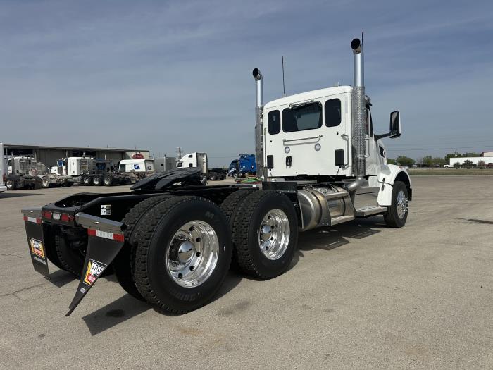 2027 Peterbilt 567-7