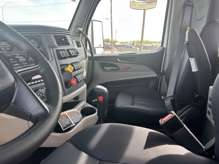 2027 Peterbilt 567-10