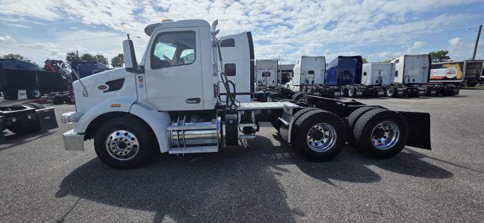 2023 Peterbilt 567-1