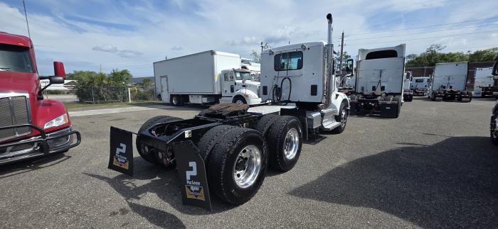 2023 Peterbilt 567-4