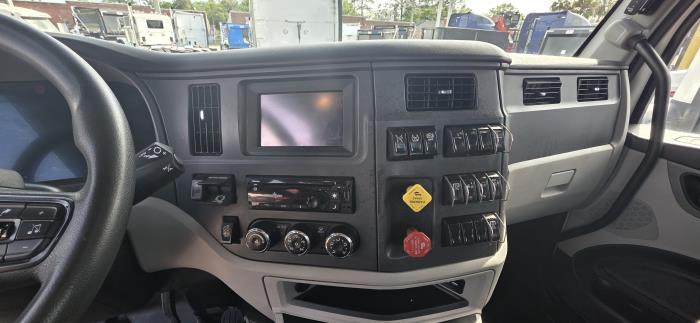 2023 Peterbilt 567-11