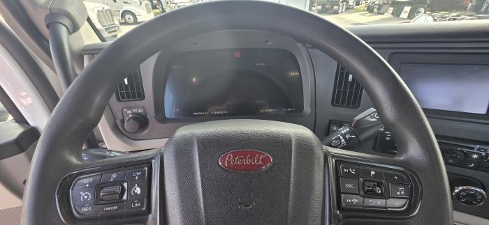 2023 Peterbilt 567-13