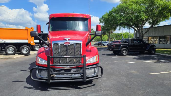 2022 Peterbilt 579-0