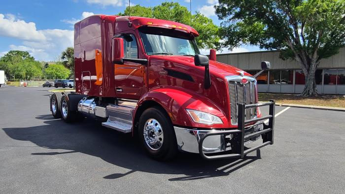 2022 Peterbilt 579-9