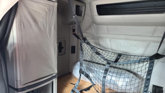 2022 Peterbilt 579-17