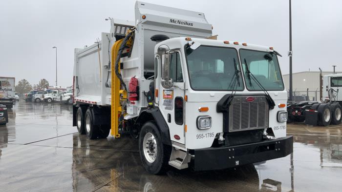 2025 Peterbilt 520-0