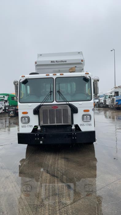 2025 Peterbilt 520-1