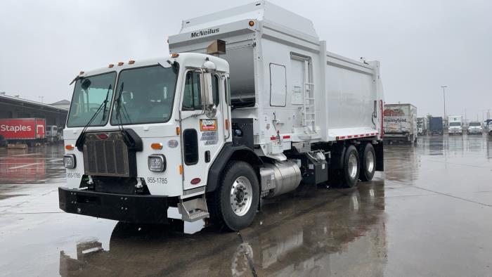 2025 Peterbilt 520-2