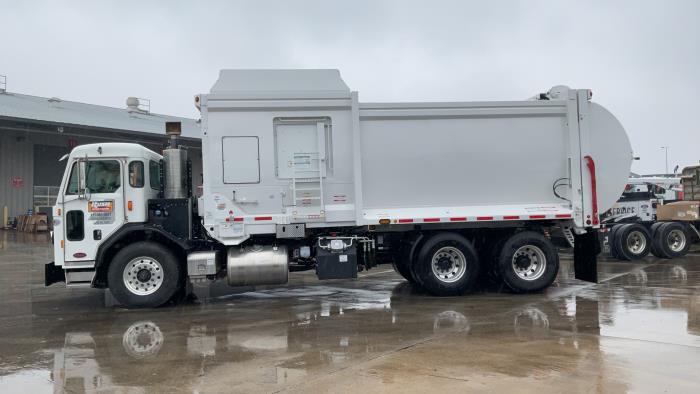 2025 Peterbilt 520-3