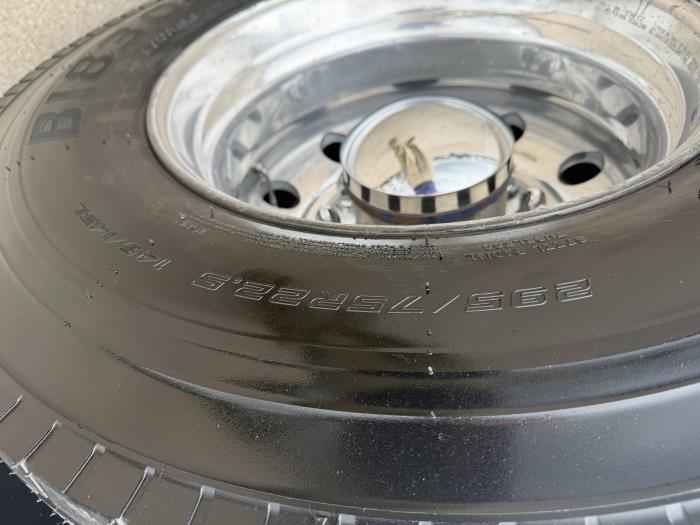 2019 Peterbilt 567-8