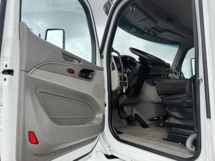 2019 Peterbilt 567-23