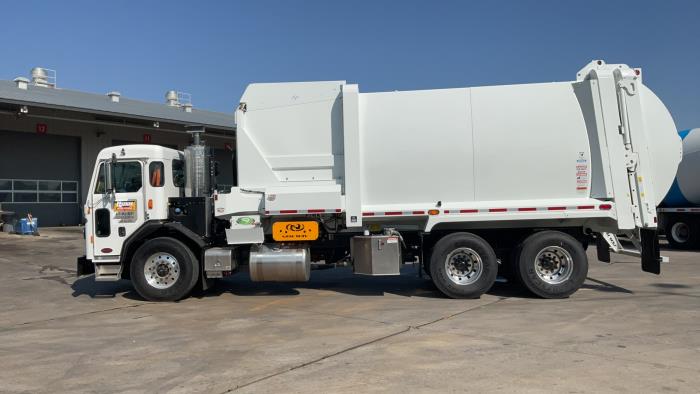 2025 Peterbilt 520-3