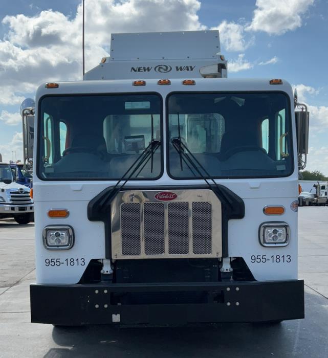 2025 Peterbilt 520-1