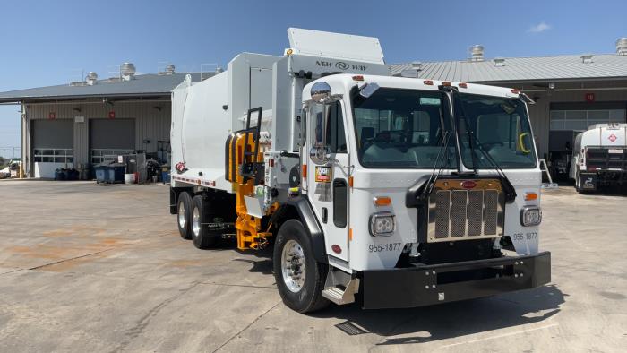 2025 Peterbilt 520-0