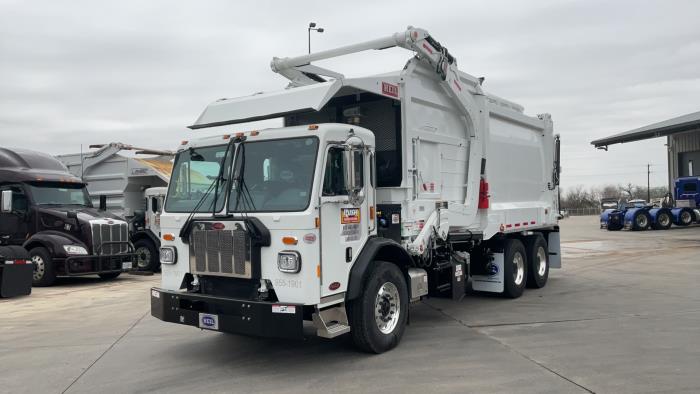 2025 Peterbilt 520-2