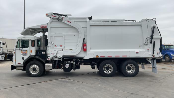 2025 Peterbilt 520-3