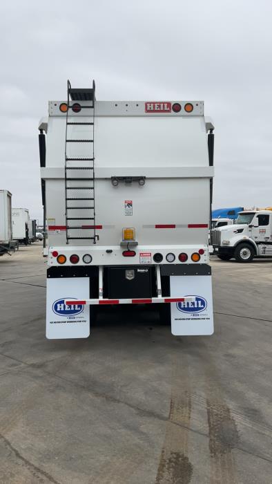 2025 Peterbilt 520-4