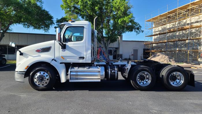 2020 Peterbilt 579-2