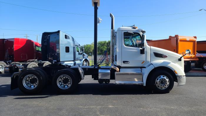 2020 Peterbilt 579-8