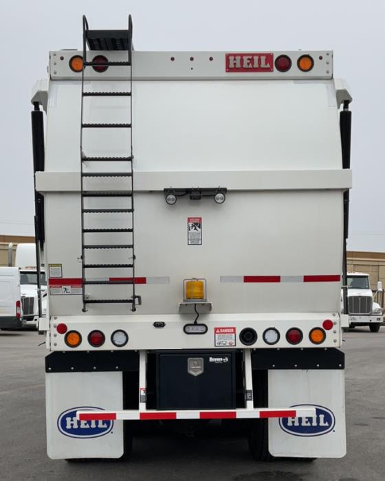 2025 Peterbilt 520-4